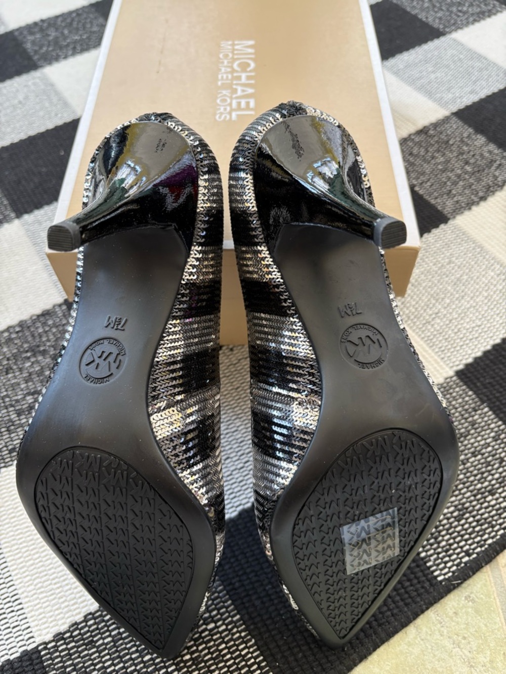 Michael Kors Black and Silver Mid Flex Pump Sequin Dress Heel - Picture 4 of 8